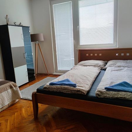 Fast Apartment In The Centrum Levice Ngoại thất bức ảnh