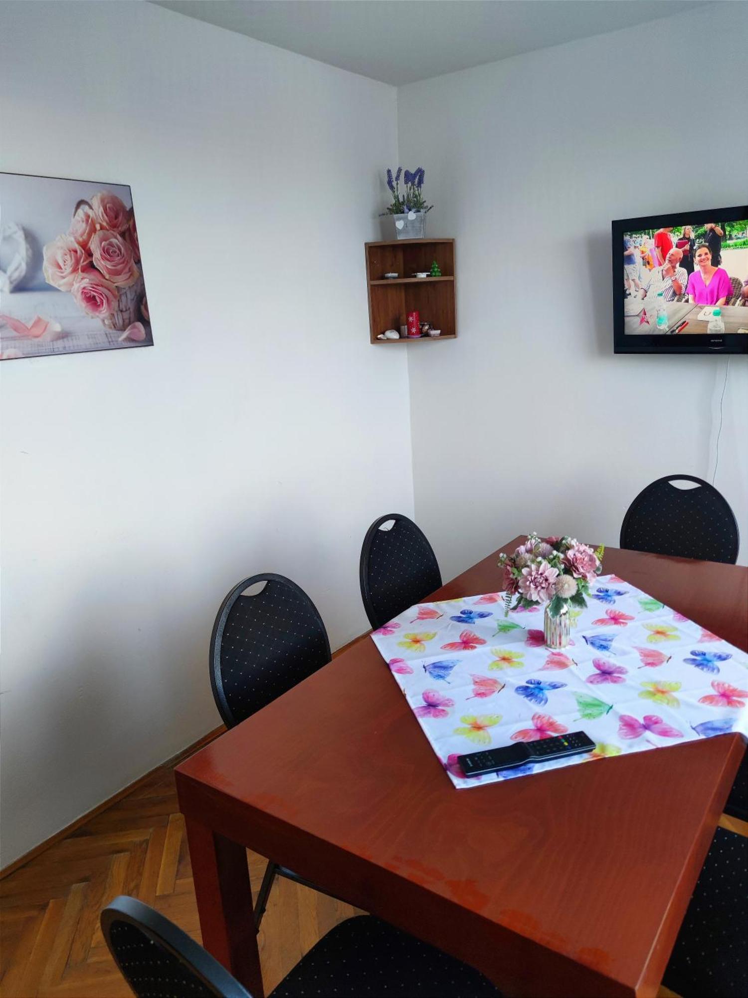 Fast Apartment In The Centrum Levice Ngoại thất bức ảnh