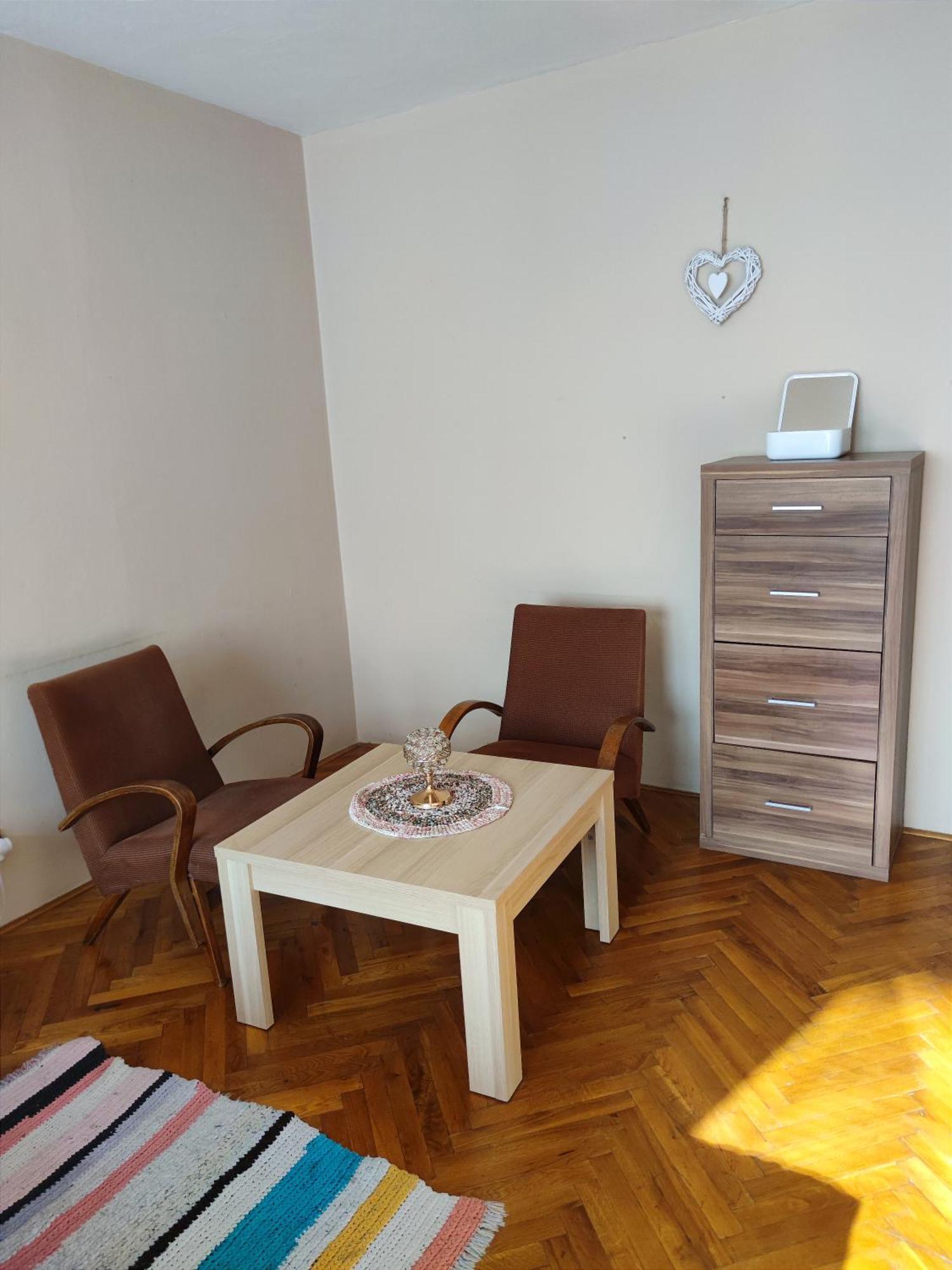 Fast Apartment In The Centrum Levice Ngoại thất bức ảnh