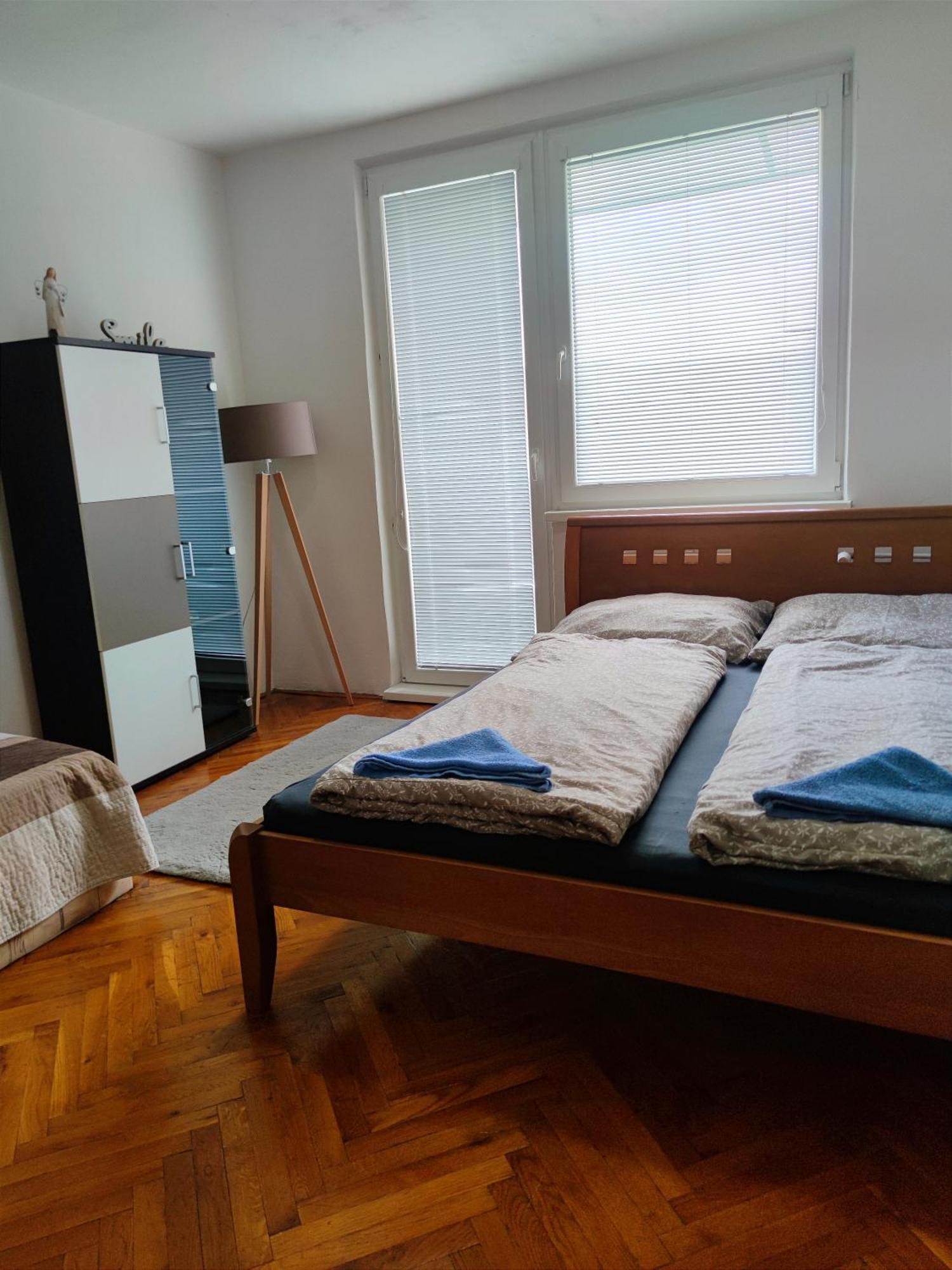 Fast Apartment In The Centrum Levice Ngoại thất bức ảnh